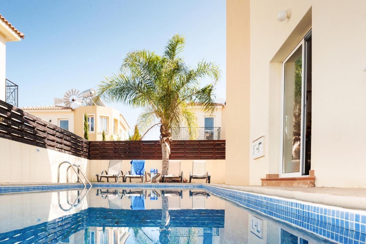 Crystal Blue In A Perfect Location Villa *