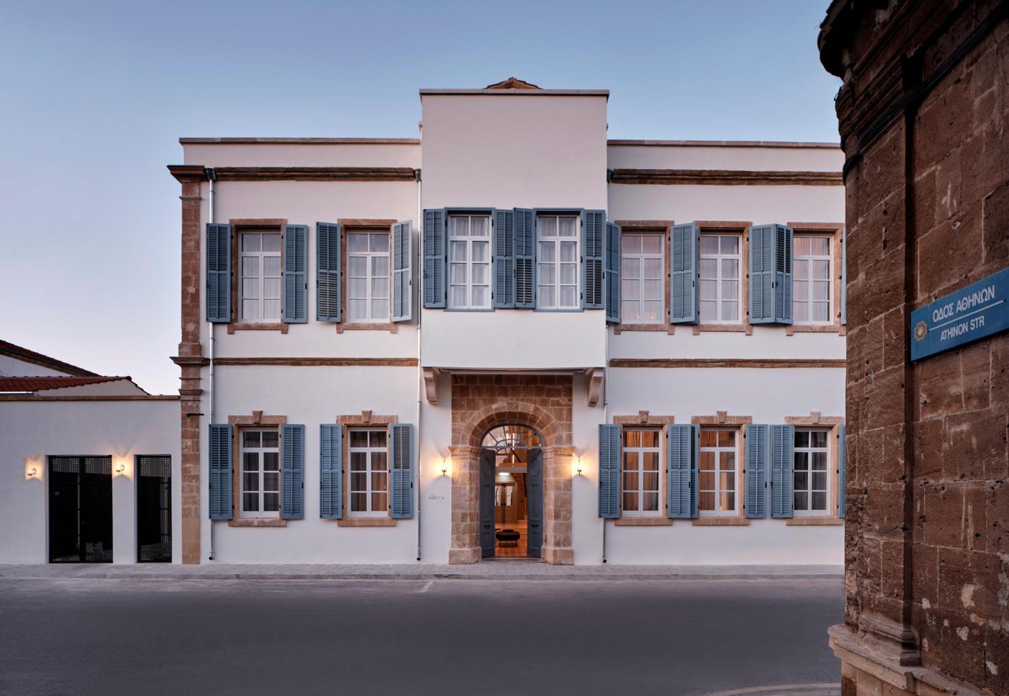 Amyth Of Hotel