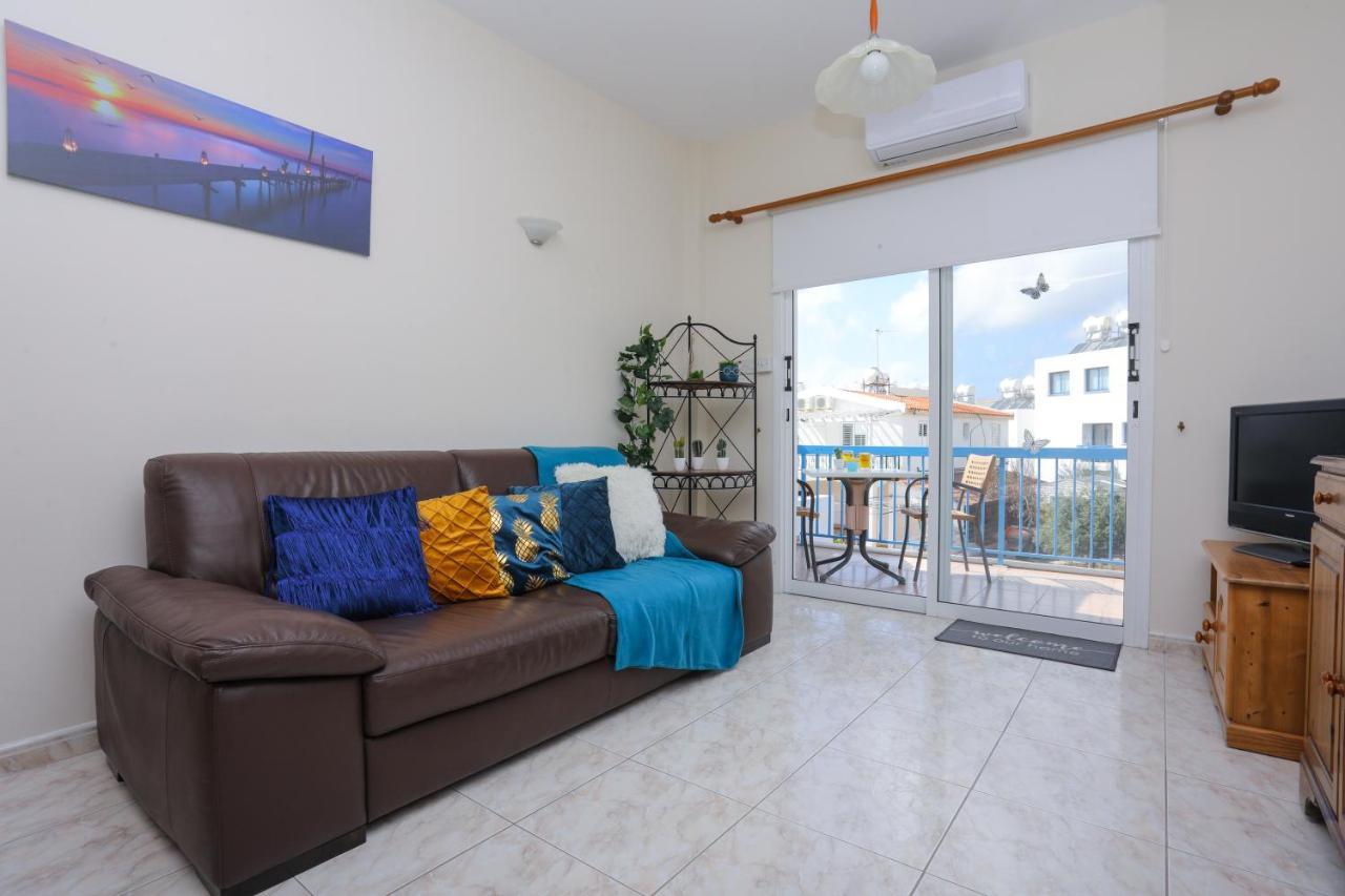 Stylish Holiday - Large Pool - Close To Beach Апартаменты Пафос