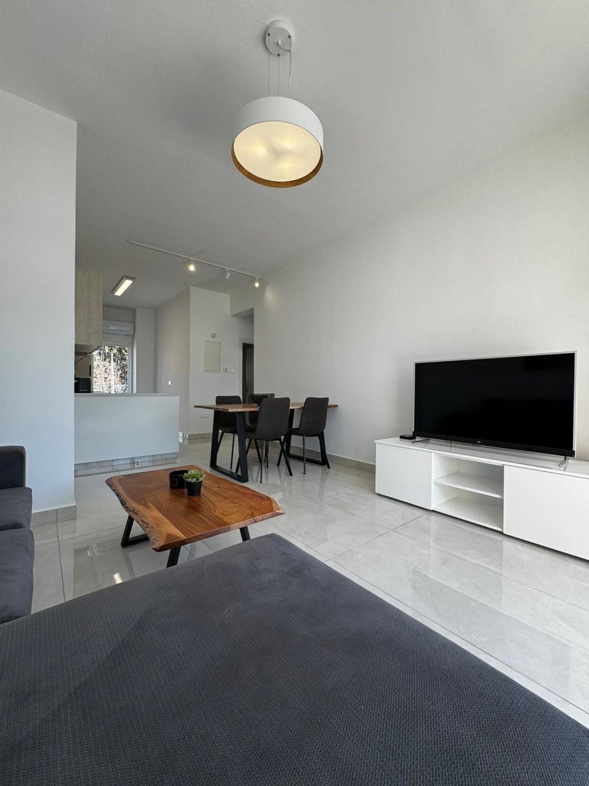 Seaside Gem 2-beds Apartamento Pafos